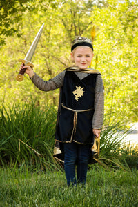 Great Pretenders Silver Knight With Tunic Cape & Crown 5-6 Years