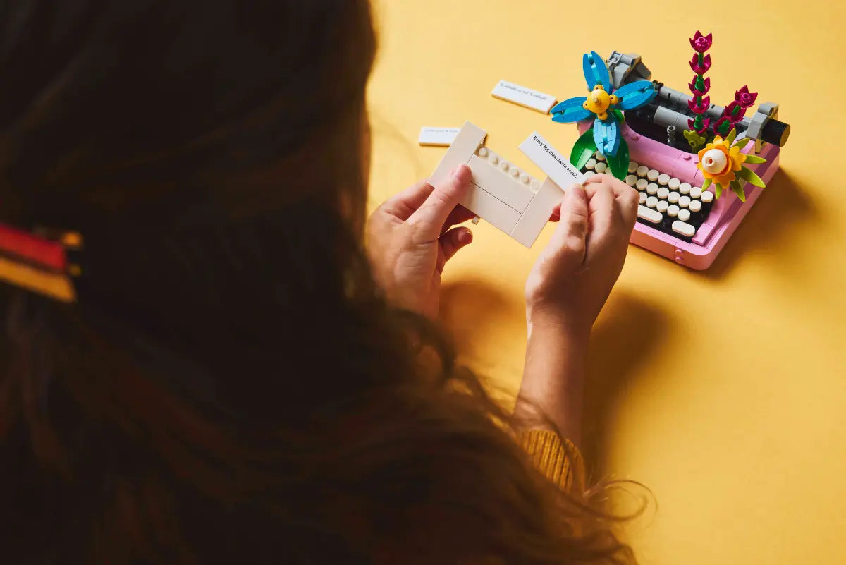 Lego Creator Typewriter With Flowers 31169