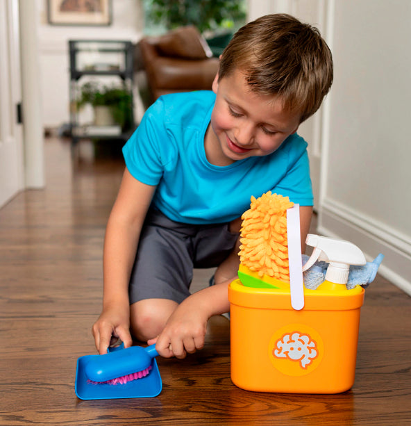 Fat Brain Toys Pretendables Cleaning Kit